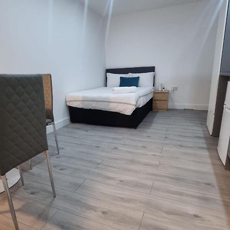 Brand New Collection Of Studios Close To Tube Station Londres Exterior foto