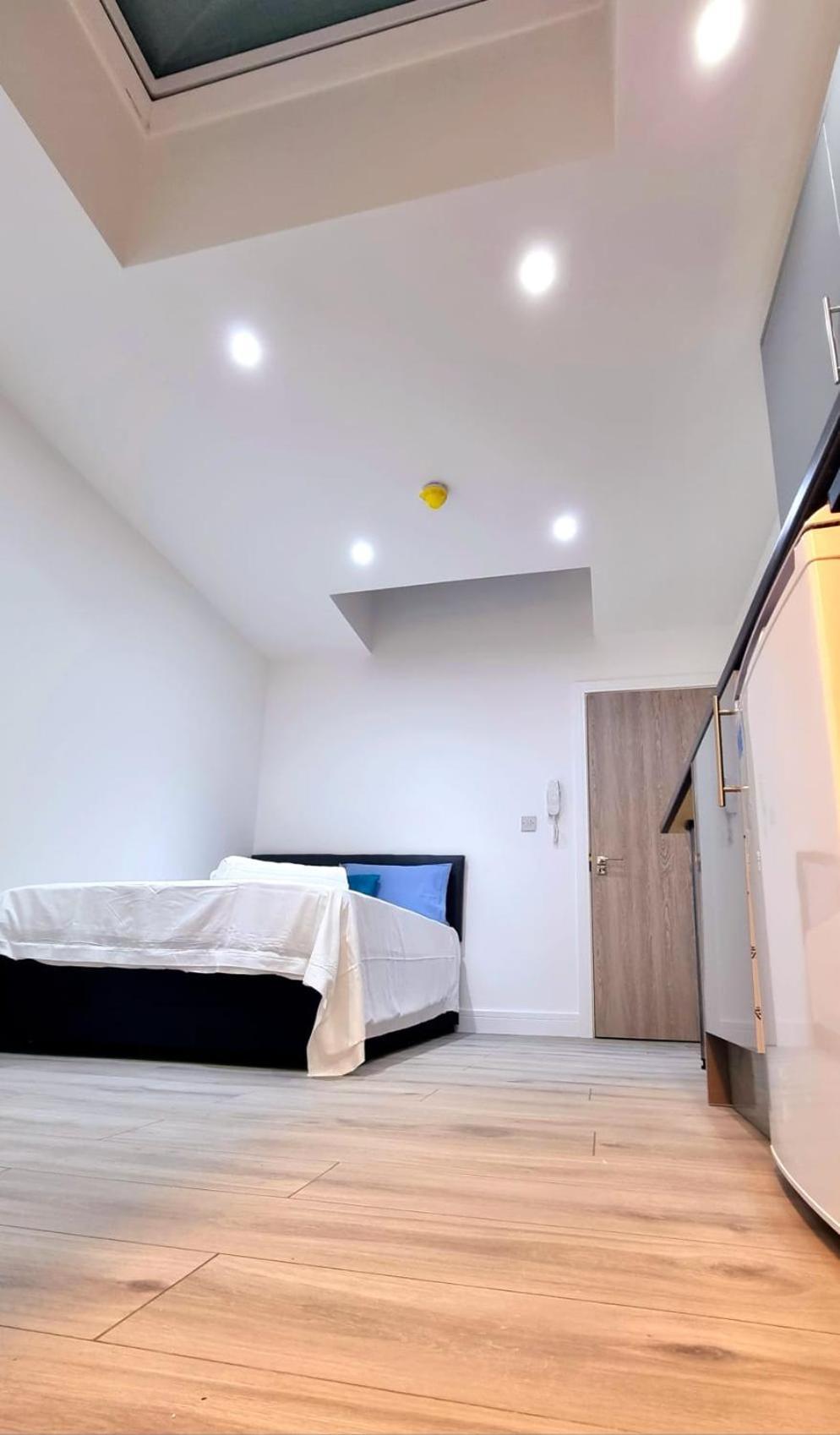 Brand New Collection Of Studios Close To Tube Station Londres Exterior foto